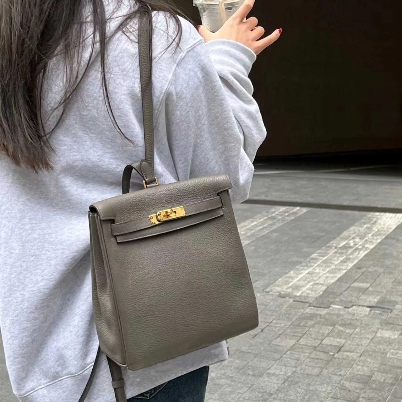 Legal Copy Deisgner 8A Bags Online-Shop High Beauty Bag für Damen 2024 Neuer minimalistischer Rucksack aus Leder für vielseitige Damen mit echtem Logo
