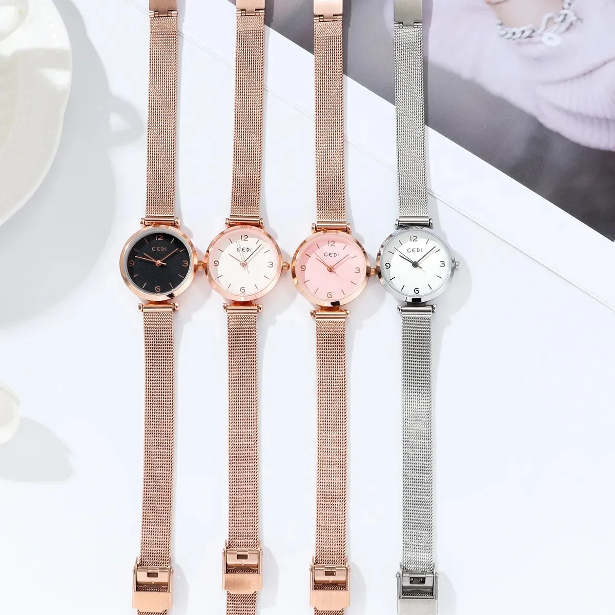 Ty Womens Lüks Basit Büyük Diyal Bant Moda Pırlanta Kalan Su Geçirmez Kuvars 26mm Saatler