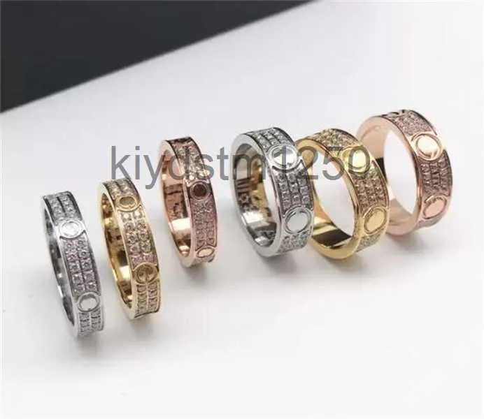 2022 Full Diamond Titanium Steel Silver Love Ring Men and Women Rose Gold Rings for Lovers Par Jewelry Gift K52U