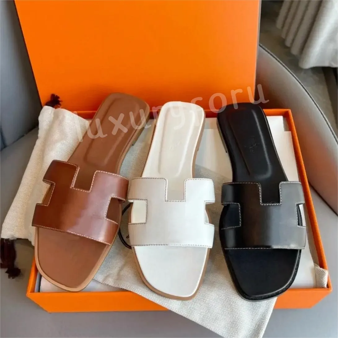 Women Designer Slippers Sandals Slides Female Summer Fashion Outside Wear New Style Net Red Flat Bottom Tourism Beach A Word Leather Womens Sexy Sandals