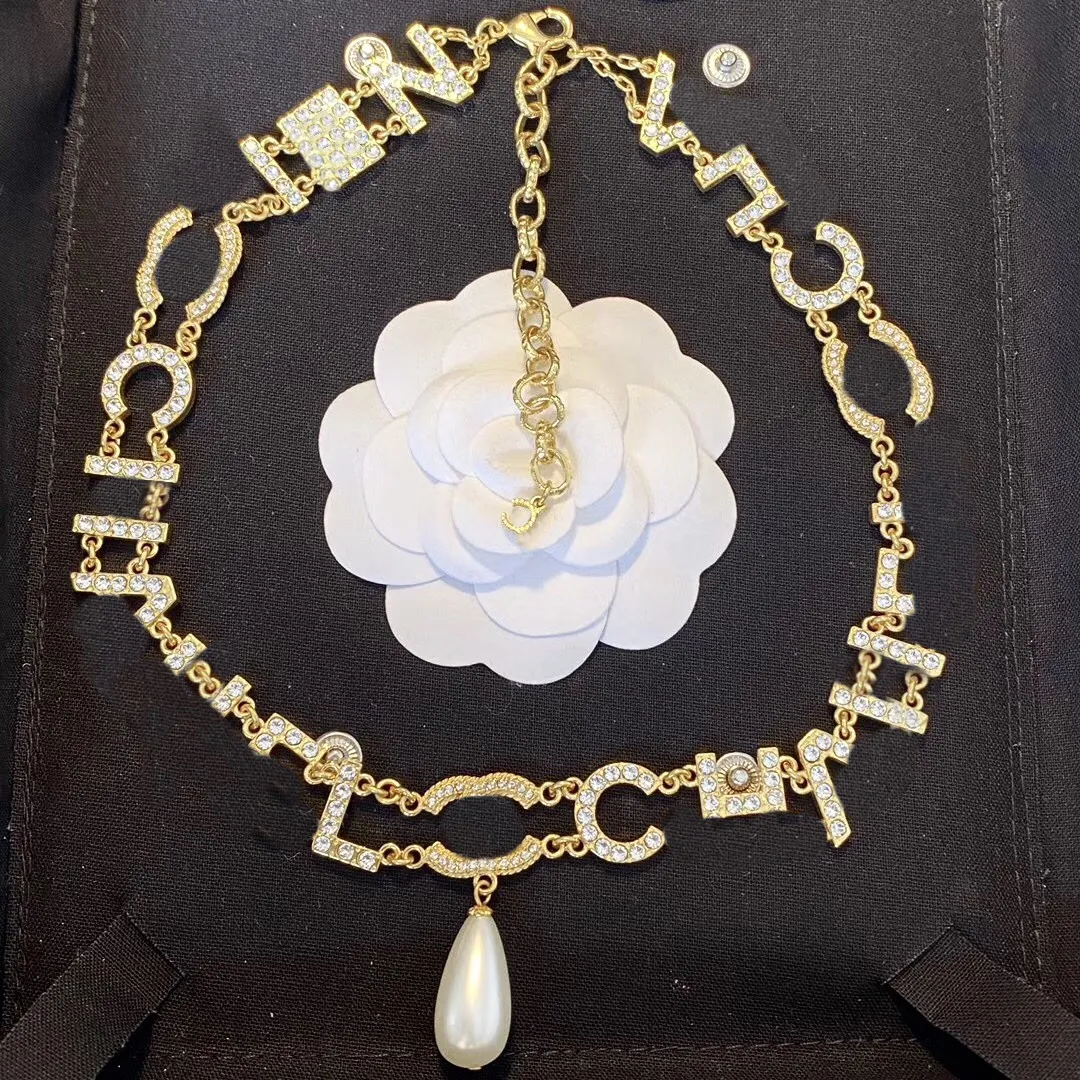 Długie diamentowe naszyjniki perłowe dla kobiety błyszcząca perłowa naszyjnik luksusowy designerski naszyjnik łańcuch biżuterii