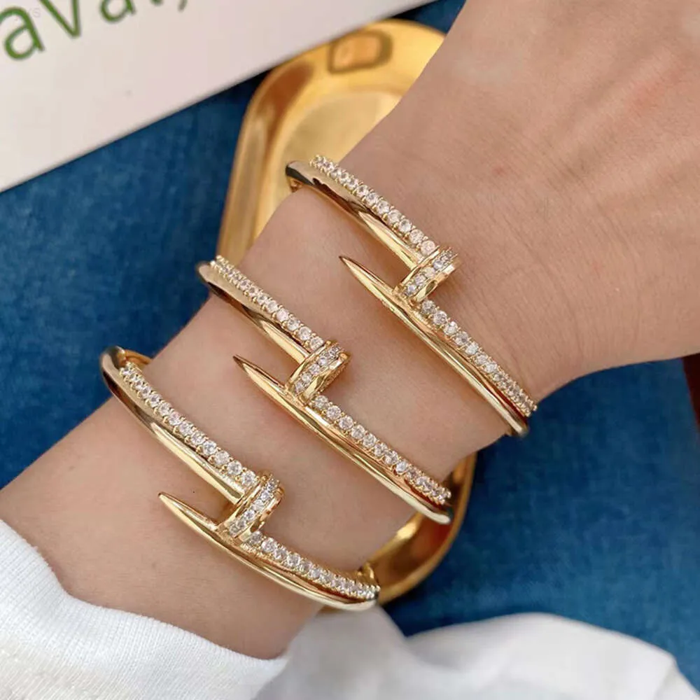 Fashion Creative 18k Gold Zircon Brass Charm Bracelethigh Quality Nail Crystal Cuff Bangle Finger Ring Suit Jewelry Supplies