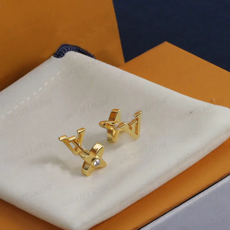 럭셔리 편지 스터드 귀걸이 여성 패션 보석 클래식 디자인 럭키 잔디 귀마개 로즈 골드 섬세한 귀걸이 완벽한 선물 상자