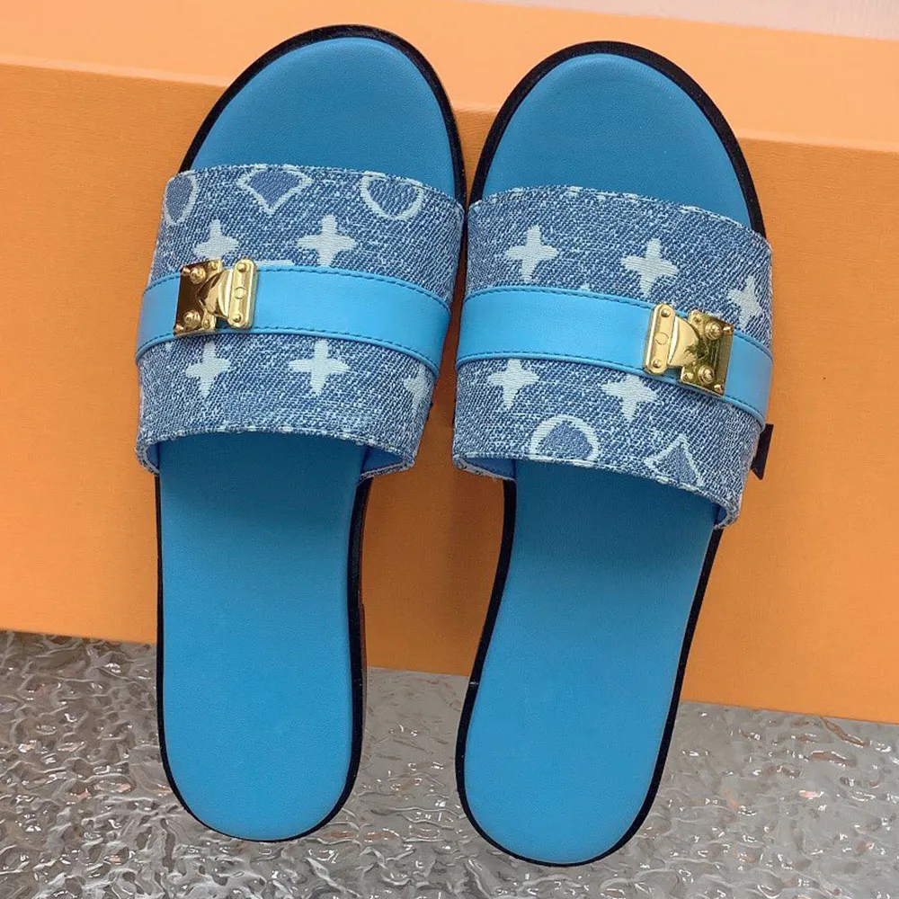 Luxe sandalen blauwe denim sandaal Merk sandalen meisjes sandalen Platte sandalen 24ss Vakantiesandalen Klassieke modesandalen Zomersandalen Hoge kwaliteit lettersandalen