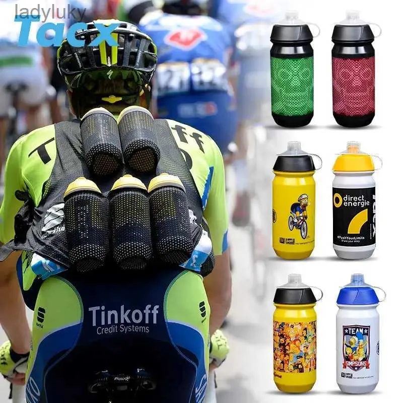 Vattenflaskor Burar Tacx Bottle 710 ml Cykling Bike Vattenflaska Bicycle Portable Kettle Water Bottle Plastic Outdoor Sports Mountain Bike Drinkwarel240124