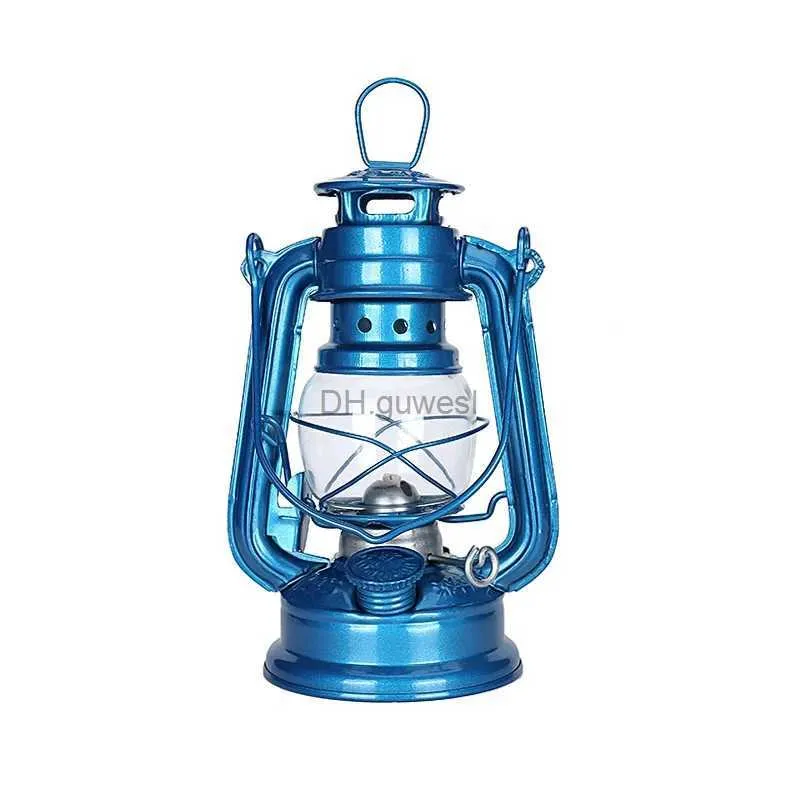 Lanterna da campeggio 1PC Lampada a olio portatile Lampada a cherosene retrò Luce da campeggio Fiamma Lanterna Lanterna da esterno Illuminazione notturna da interno Strumenti lampada da campeggio YQ240124