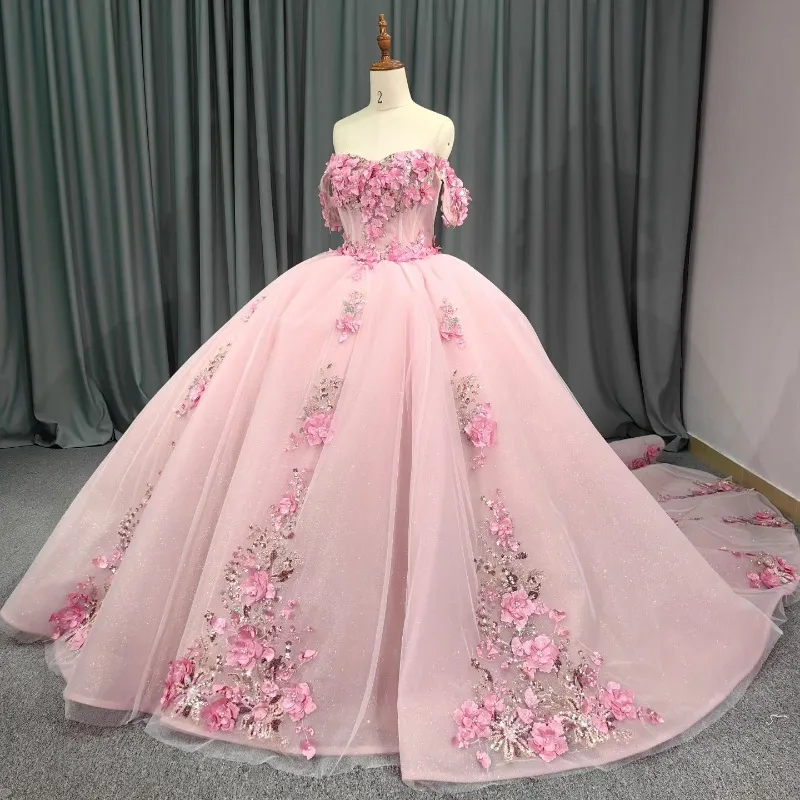 Rosa glänsande av axelbollklänning quinceanera klänningar söta 16 prinsessa applicerade spetsblommor pärlor festklänningar vestido de 15 anos