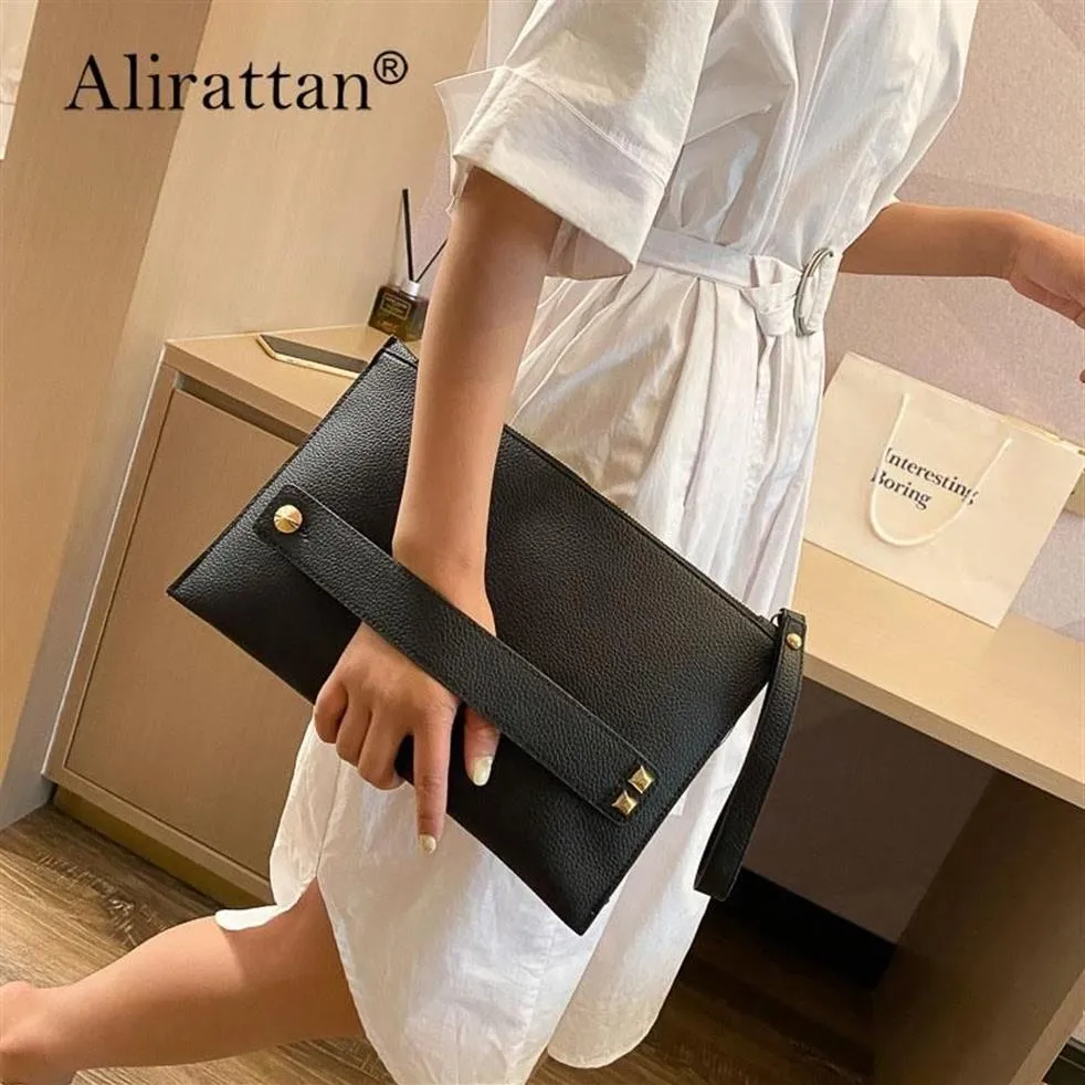 Clutch Bags Bag Female PU Leather 2021 Trendy Casual Fashion Envelope Personalized Wrist Wild Temperament342L