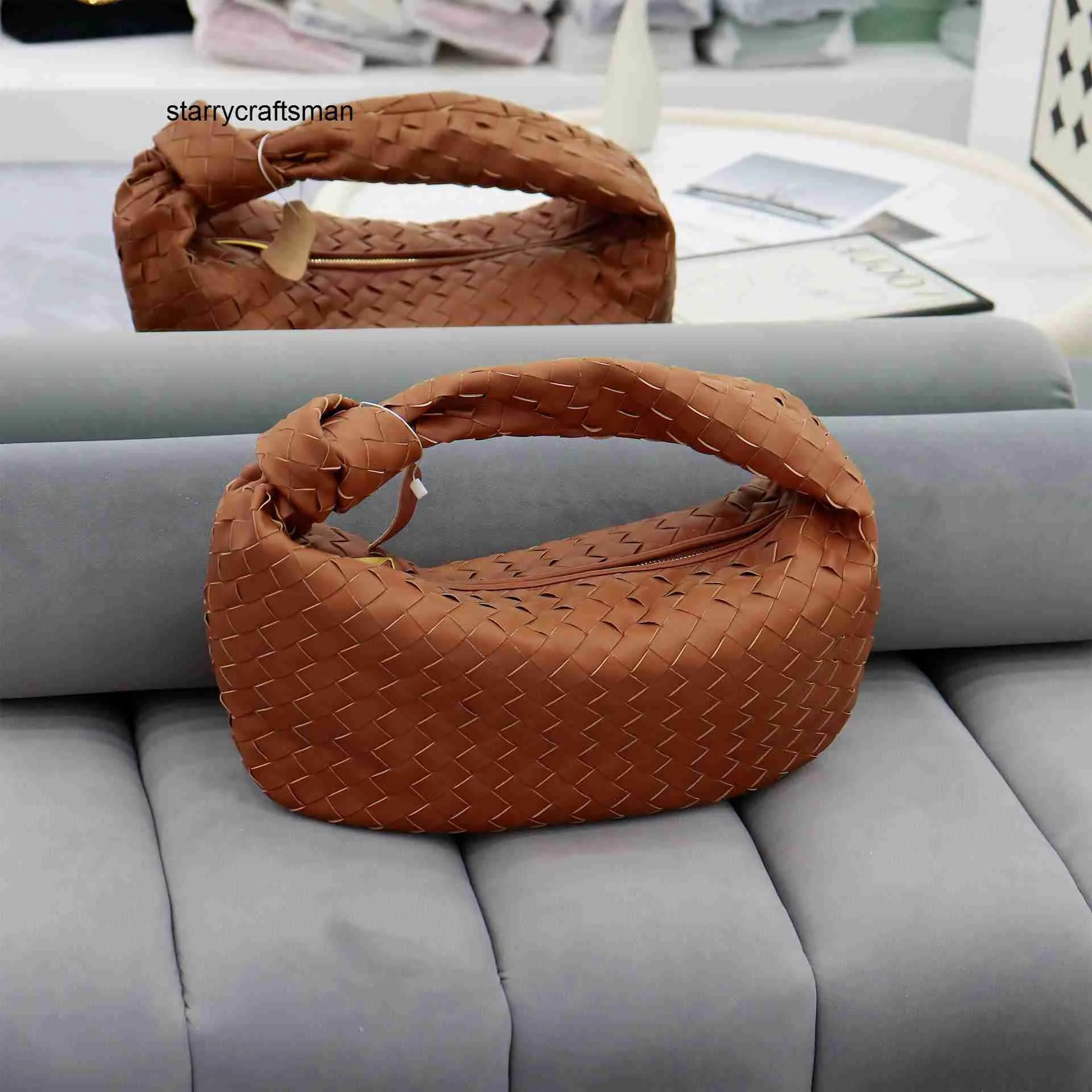 Italien Jodie Hangbag Botteg Venet Woven Jodie Luxury Large Purse Bag Tote Classic Croissant Personlig en axel bärbar moln Jodies