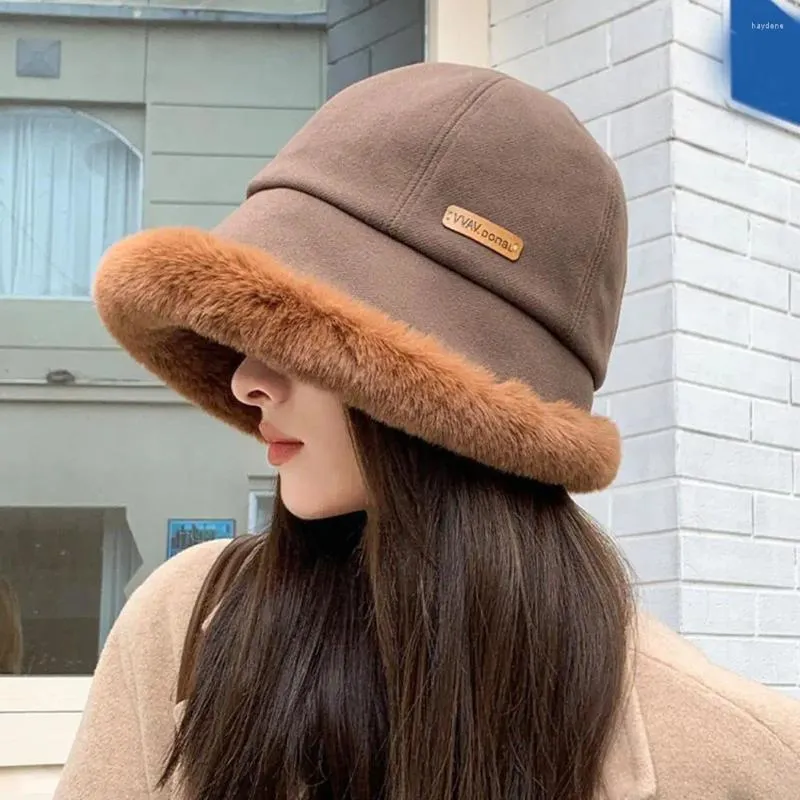 Berets Plush Domed Hat Elastic Fit Fisherman Winter Thick Short Brim Windproof Sunshade Stylish Lady For Warmth