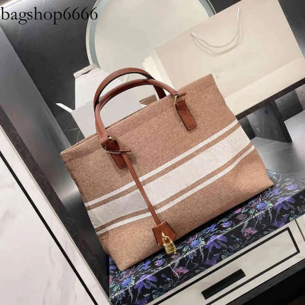 Borse da sera portatili in tela ricamate di grande capacità Tote Borsa da donna Borsa a tracolla in pelle Designer Crossbody Secchiello femminile con Smal 2024