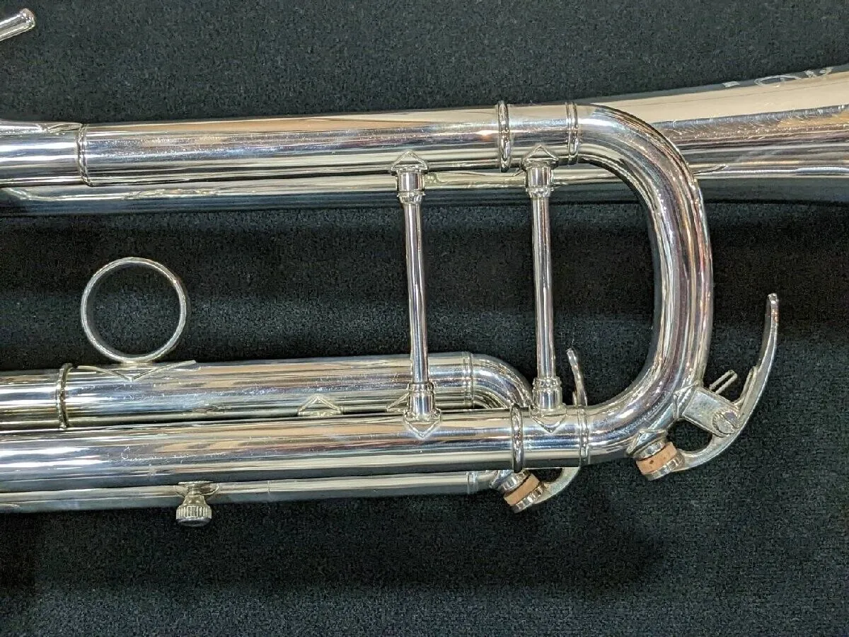 Trumpet YTR-8335S Musikinstrument Mouthpeace med hårt fall