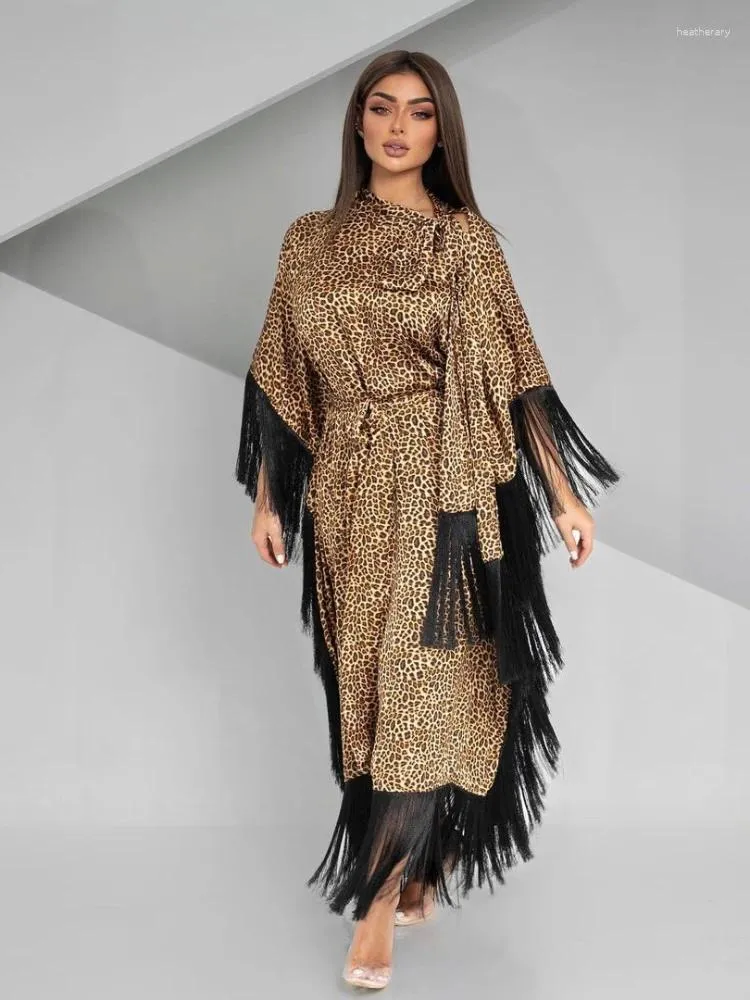 Vêtements ethniques EID Musulman Abaya Robe d'impression léopard pour femmes Tassel Bat Sleeve Arabe Dubaï Maroc Ramadan Longue Robe Magnifique Abayas Kaftan