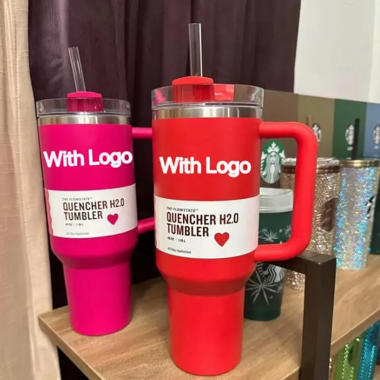 1:1 Logotipo 40 onças Target Red Quencher Tumblers Cosmo Parade Flamingo Co-branded Valentine's Day Cup 40 onças de aço inoxidável FlowState Quencher caneca de carro rosa com tampa de palha 0205