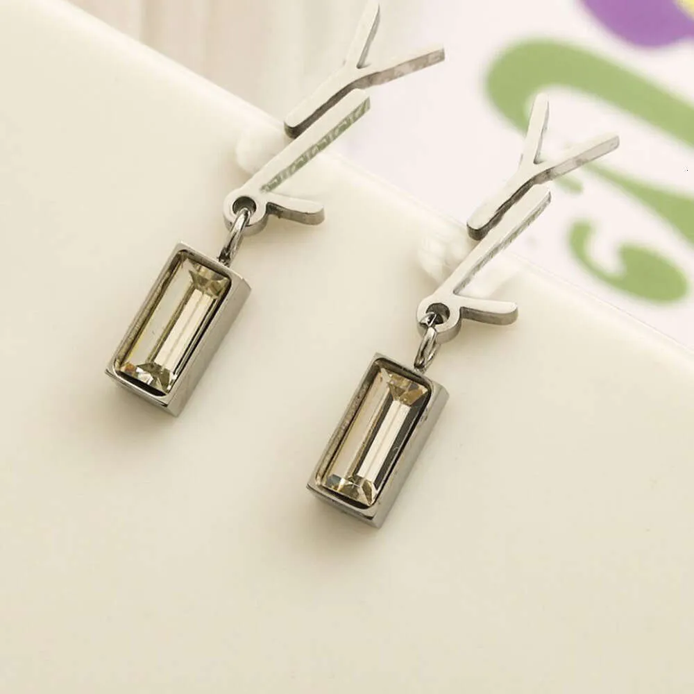 2024 Classic Letter Charm Earrings Designer Luxury Stud Earings Elegant Women Jewelry Gift Couple Plated Silver Gold Earring Simple Big Square Rhinestone Gift