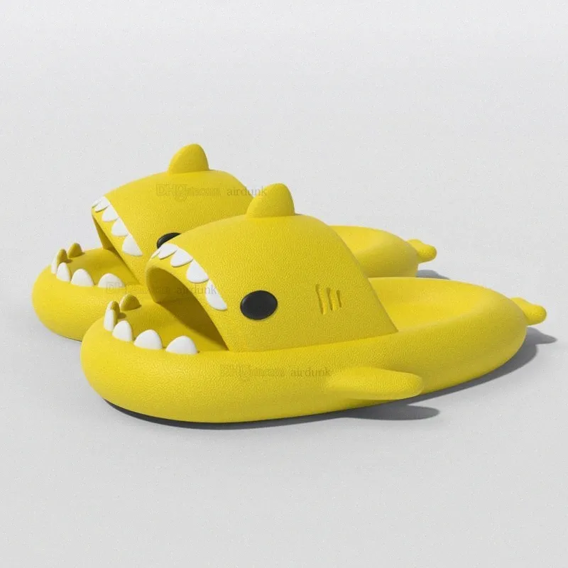 Yaz Evi Kadın Köpekbalığı Terlik Anti-Sıdlı Eva Düz Renk Çift Ebeveynler Açık Serin Kapalı Evde Komik Ayakkabılar H2WE#