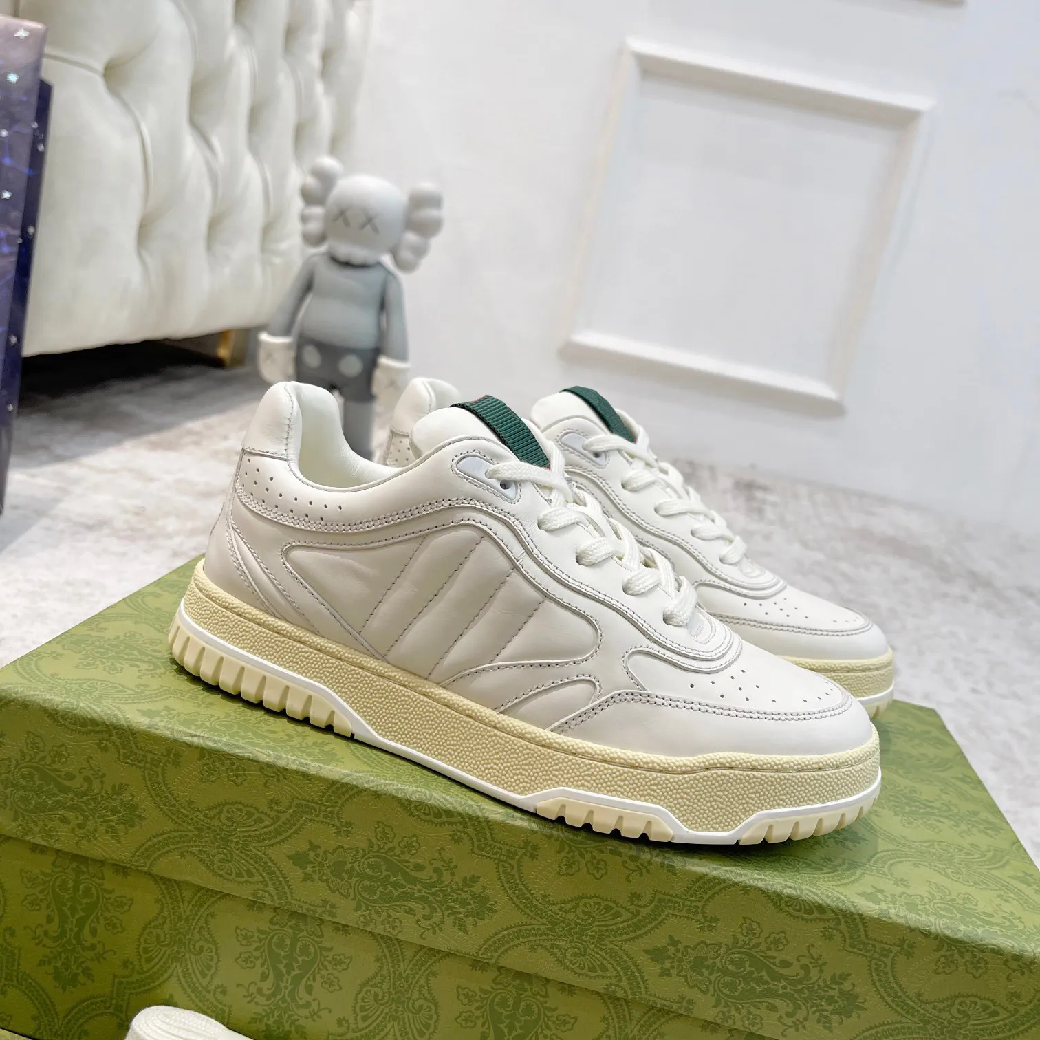 2024 Re-Web sneaker men women Italy Designer casual shoes white leather sneakers Lace-up closure Low heel trainers green and red Web tongue classics white shoes