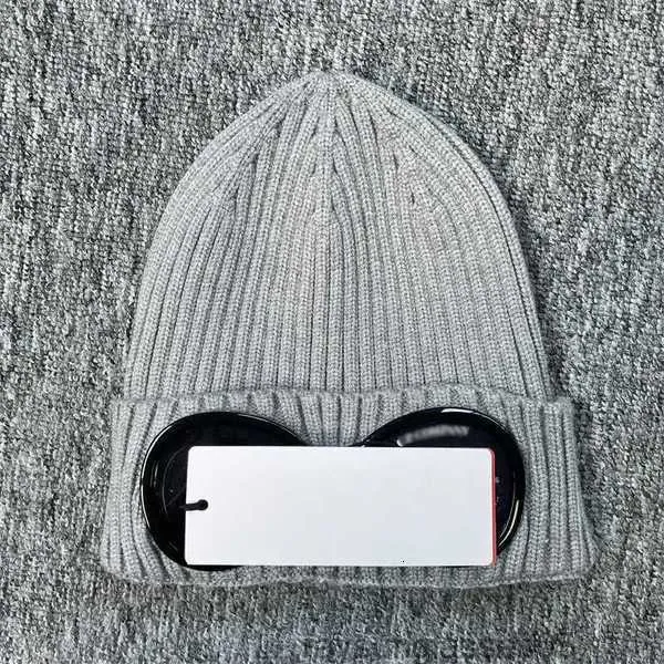 CP Dos lentes Gafas Gafas Gorros Hombres Sombreros de punto Skull Caps Mujeres al aire libre Uniesex Winter Beanie Black Bonnet Gorros Company 2024 Invierno 01VQS7