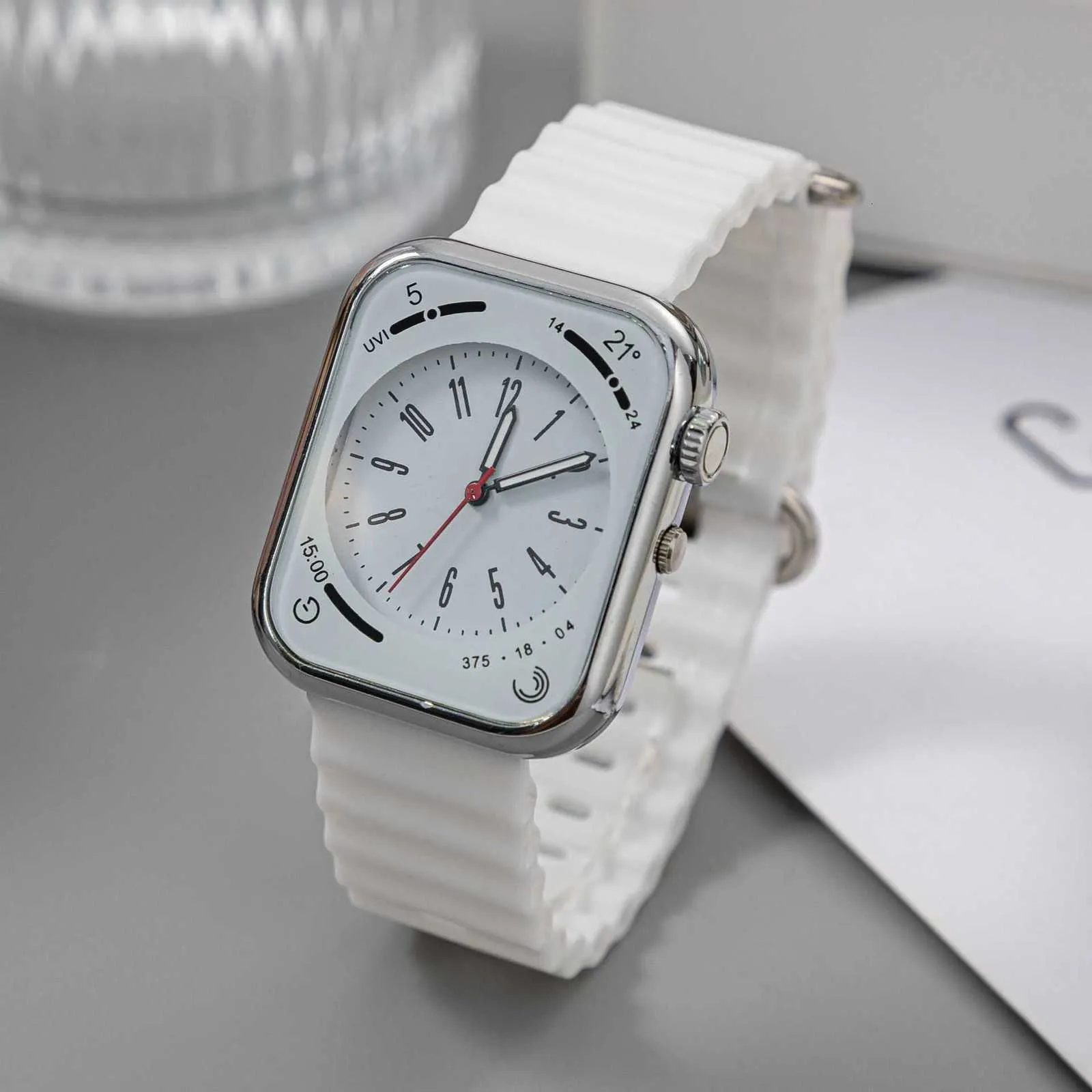 Hot Selling Multi-Color Ocean Belt Quartz Watch S8 Student Couple Sports Ny dubbelknapp Silikon Män