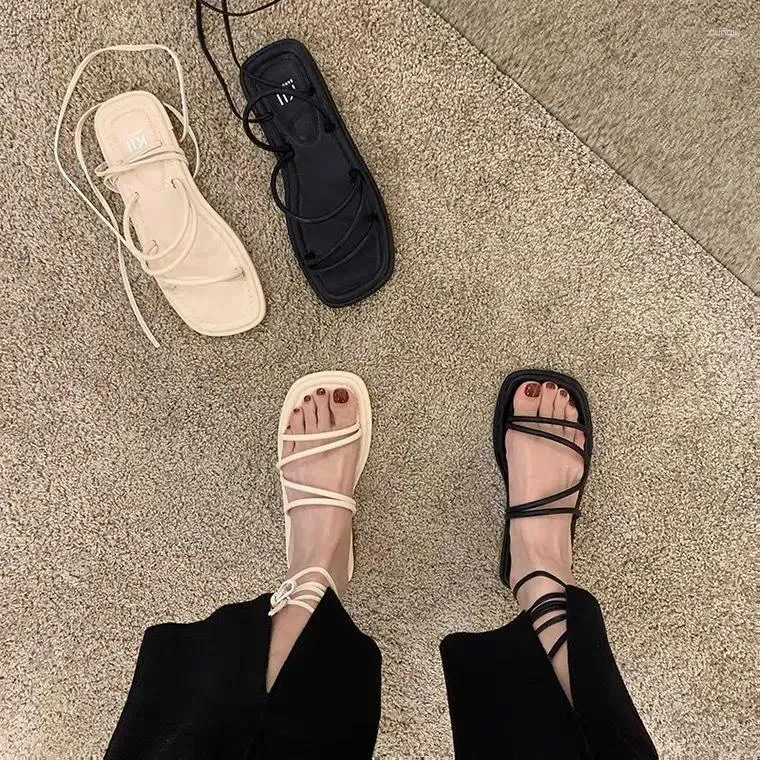 S Yaz Kadın Sandalet Gladyatör Kalın Platform Düz Ayakkabılar Moda Çapraz Kayış Ayakkabı Fahion Cro