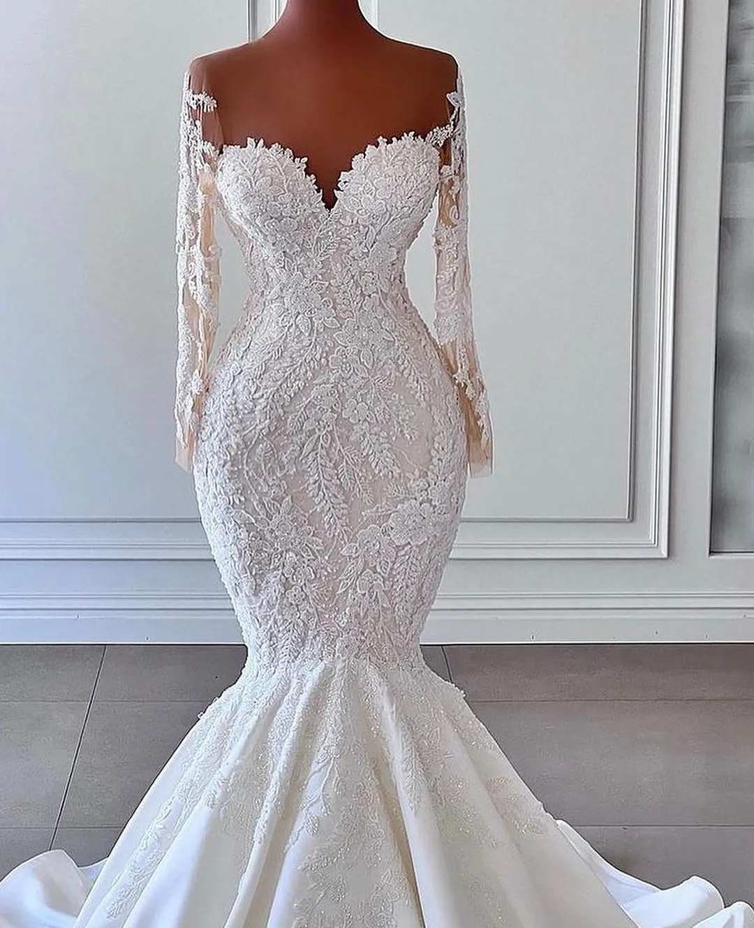 Vintage Mermaid Wedding Dresses Sweetheart Lace Appliques Long Sleeves Court Gown Zipper Custom Made Plus Size Classic Bridal Gown Vestidos De Novia