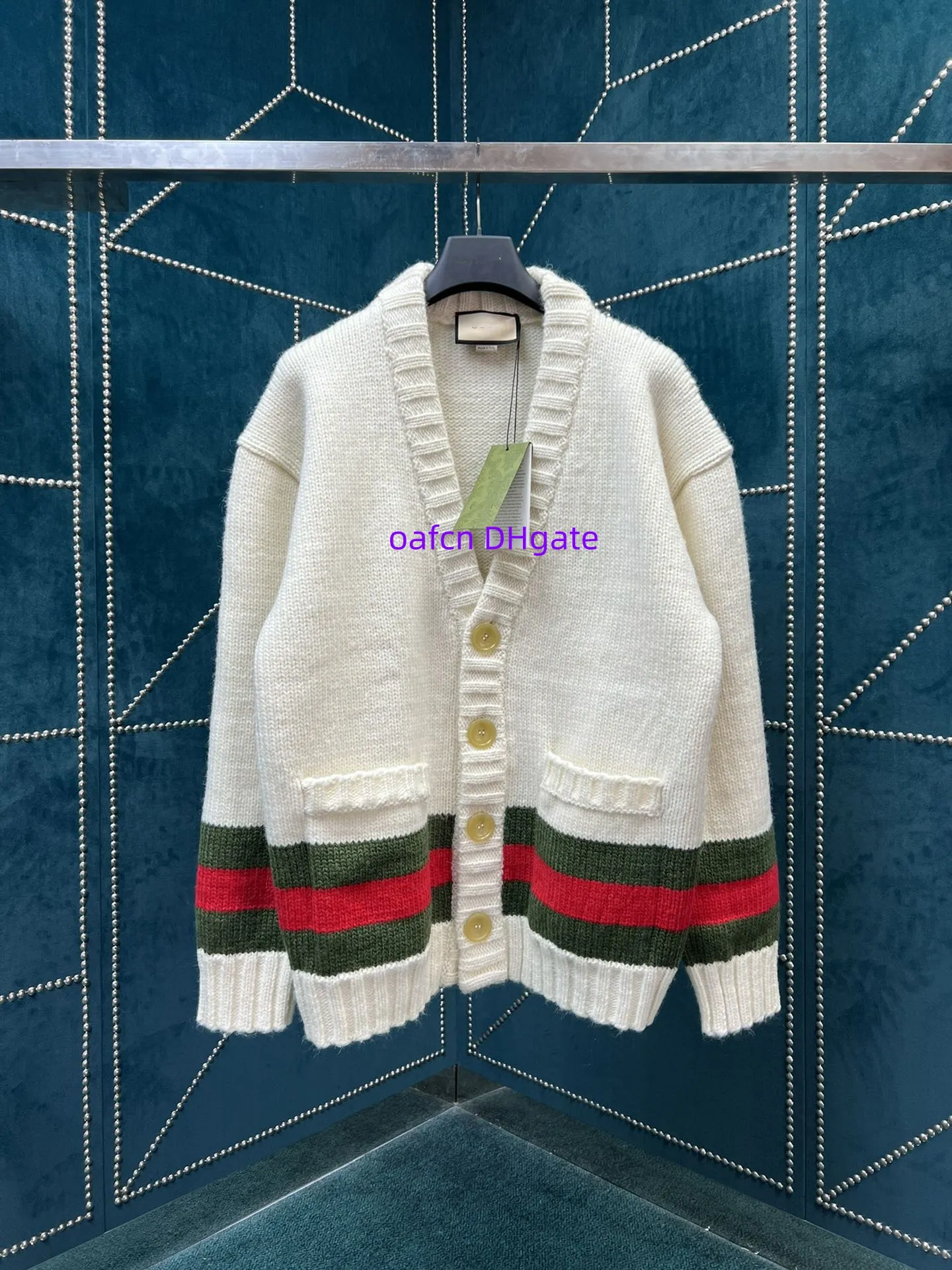 Herren-Pullover, Designer-Pullover, V-Ausschnitt, langärmelig, Street-Cardigan, Pullover-Jacke, modischer roter und grüner Patchwork-Woll-Cardigan, Exisite-Serie 439