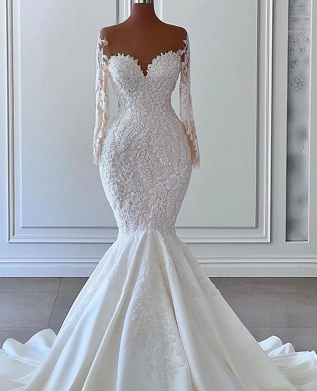 Vintage Mermaid Wedding Dresses Sweetheart Lace Appliques Long Sleeves Court Gown Zipper Custom Made Plus Size Classic Bridal Gown Vestidos De Novia