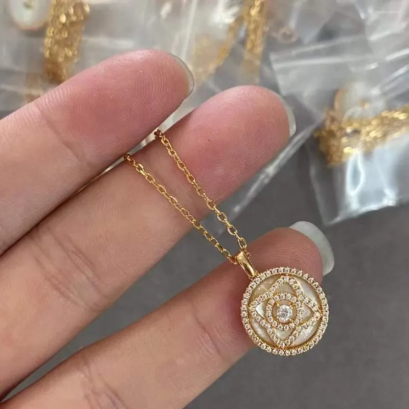 Hänge halsband vintage guldpläterad zirkon lotus blomma halsband kvinnlig mor till pärlskal bröllop cirkel kristall blommiga smycken