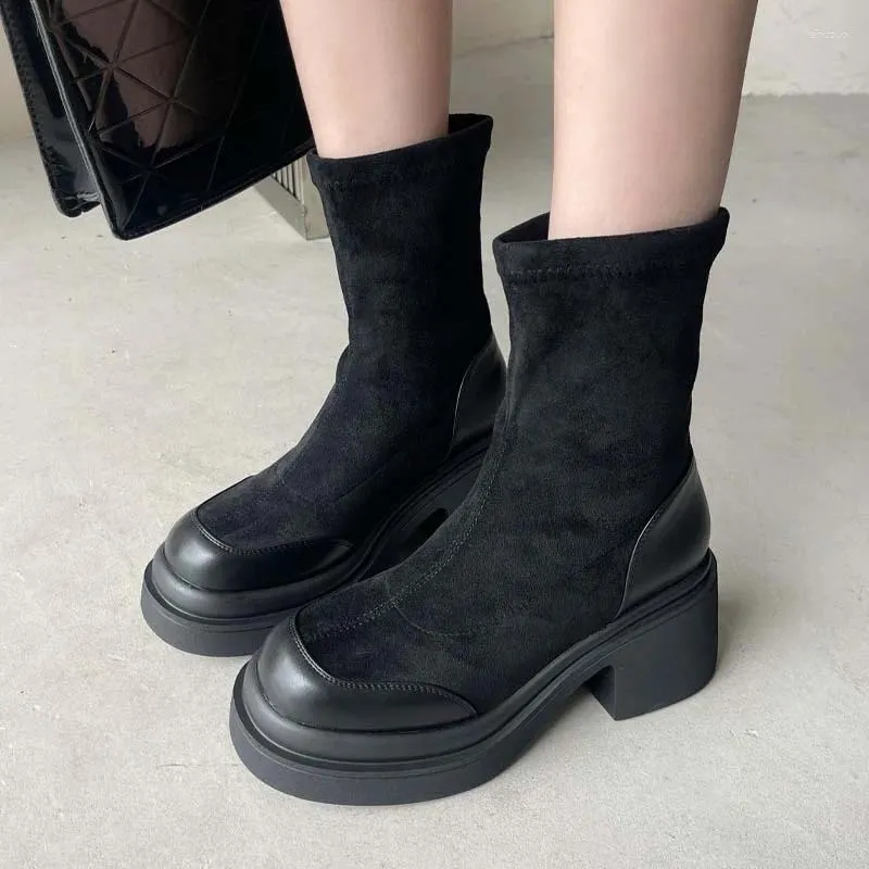 Bottes à semelles épaisses pour femmes, chaussures décontractées à talons hauts, de Style coréen, à la mode, automne-hiver, 2024