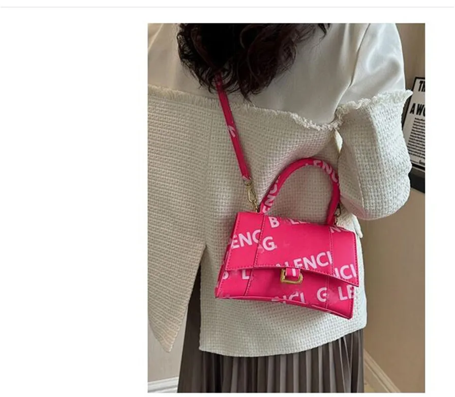2024 Moda Tasarımcı Çantaları Küçük Mini Kum Saati Tavaları Kadın Çantalar Alışveriş Cüzdanları Cüzdan A5 ile Lüks Pu Deri A5