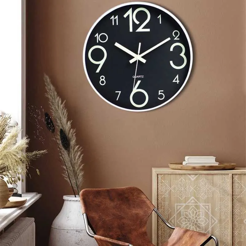 壁時計は、実用的な蛍光効果と家の装飾の正確な割合を持つ明るい壁時計の新しいタイプの明るい壁時計時計
