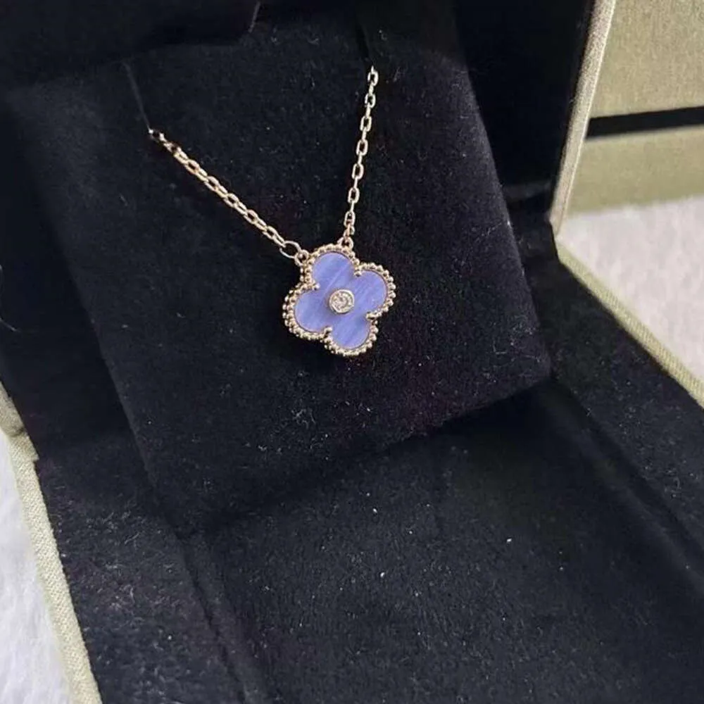 Luksusowa miłość koniczyna designerka urok Naszyjniki dla kobiet jasne fioletowe kamień Diamond Got Sailormoon Sister Whale Moissanite Chain145