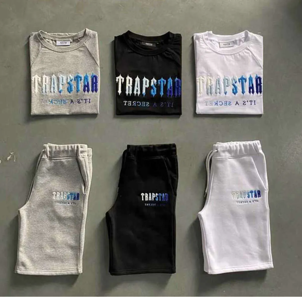 2024 Men's Trapstar T Shirt Set Letter Embroidered Tracksuit Short Sleeve Plush Shorts Motion current 422ess