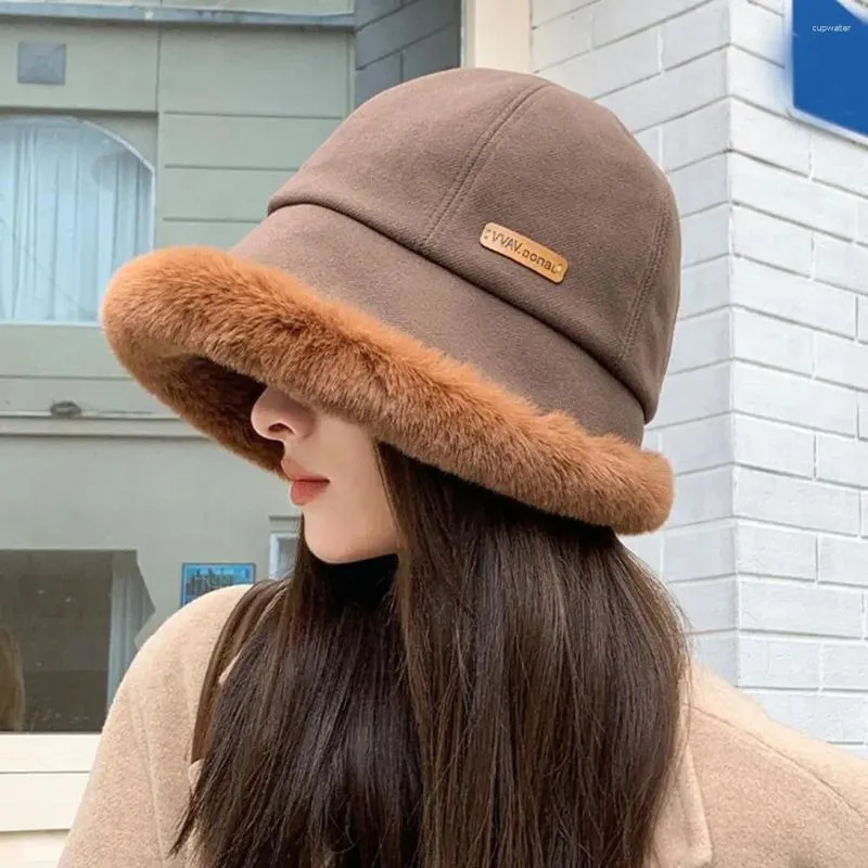 Berets Plush Domed Hat Winter Fisherman Thick Short Brim Windproof Sunshade Stylish Lady Cap For Warmth Fashion Cozy