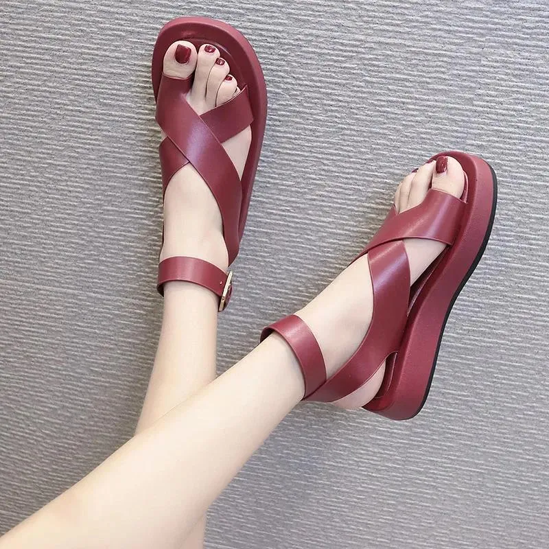 Сандалии сетчатые красные женские Fairy Wind 2024 летние студенческие универсальные толстые туфли на платформе в римском стиле пляжные туфли Ins