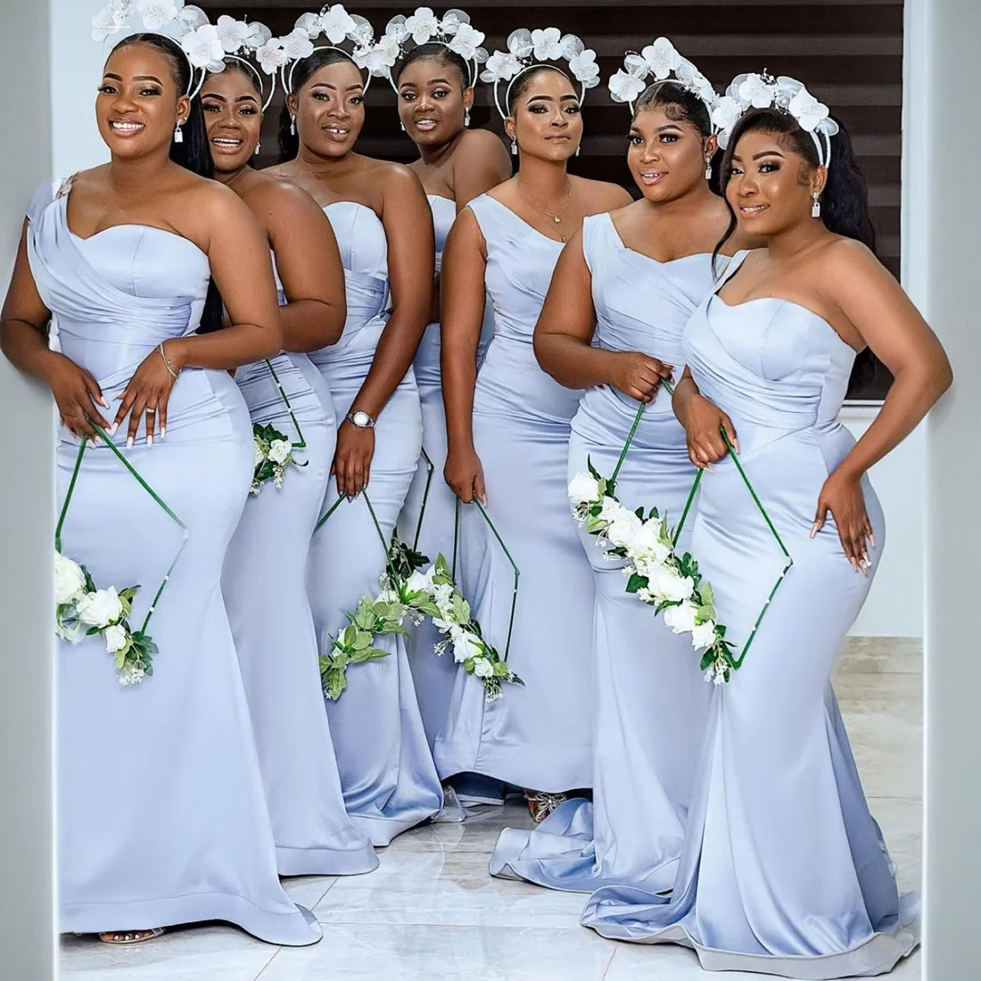 Sukienki z druhną Mermaid Junior Sukienki jedno ramię w plisowane marszczenia Elastyczne satynowe pokojówki sukienki panny młodej cekinowe koronki dla Nigerii czarne kobiety małżeństwo br126