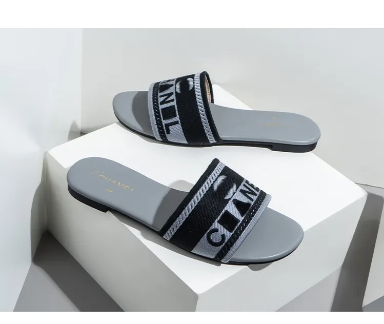 CC69 Moda chinelo sliders Paris slides sandálias chinelos para homens mulheres Hot Designer unissex Piscina praia flip flops Tamanho 36-42