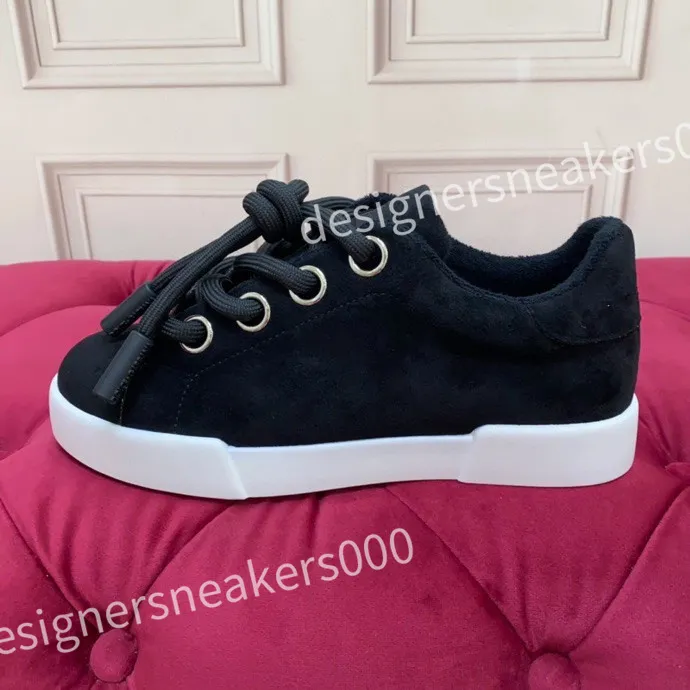 2024 GORĄCE KOLOR Sneaker Buty do koszykówki Niski swobodny modny buty płaskie kobiety na świeżym powietrzu Czarne białe skórzane sporty buty do biegania Trenery Lady 35-45 FD240103