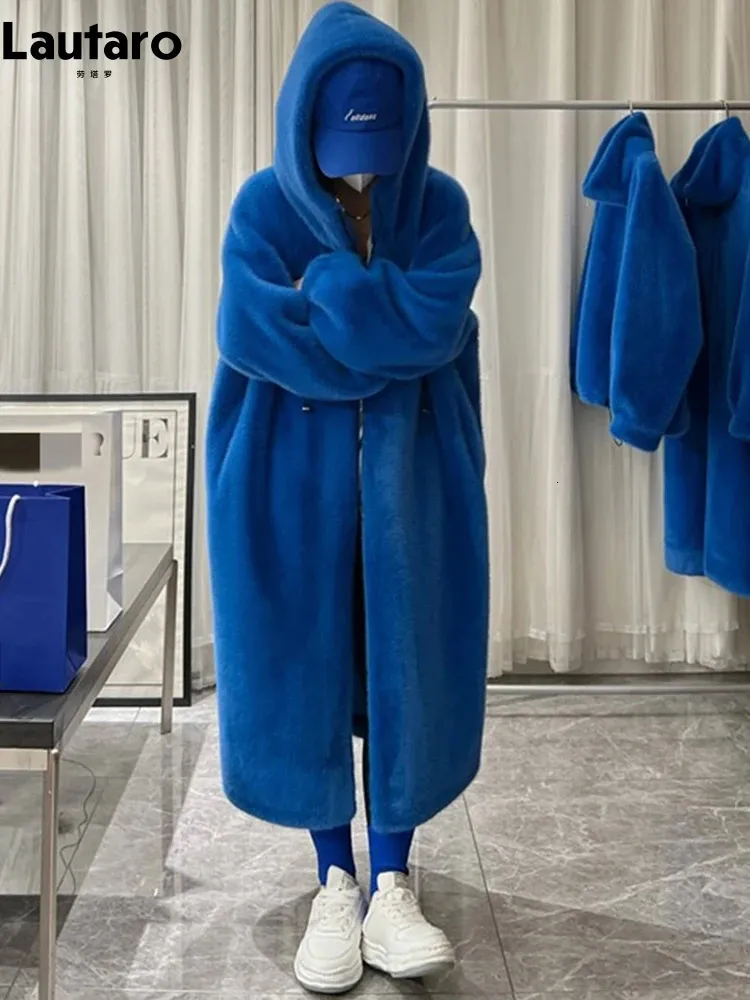 Lautaro Winter Langer, übergroßer, warmer, dicker, blau-weißer, flauschiger Kunstpelzmantel für Damen mit Kapuze, lockerer, lässiger koreanischer Stil, Mode 240122