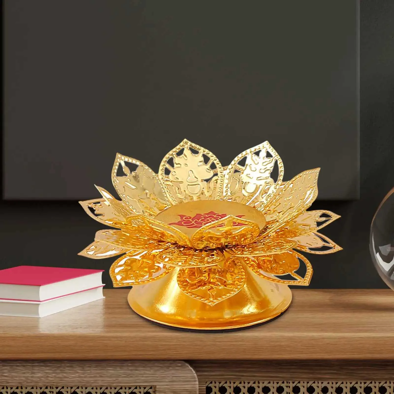 Traditional Chinese Style Lotus Flower Candlestick Portable Alloy Creative Candle Holder for Tabletop Office Parlor Restaurant