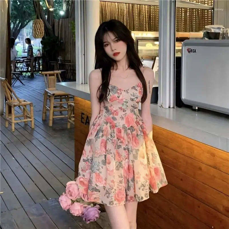 Robes décontractées Mode coréenne Taille haute Élégance Slim Fragmenté Fleur Sangle Robe Été Français A-ligne Courte Vêtements Féminins