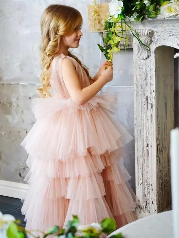 Flickaklänningar Enkel rosa skiktad blommaklänning för bröllop ärmlös tull puffy prinsessa Första nattvardsdröm barn gåva