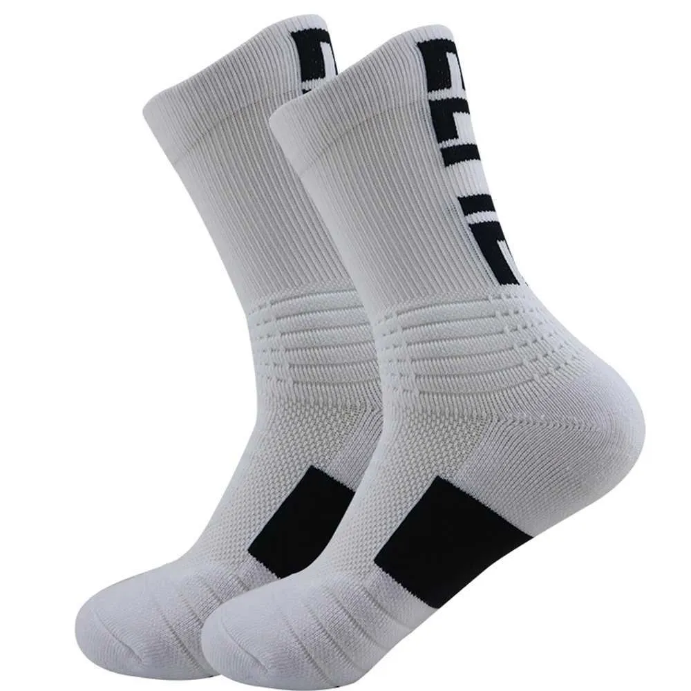 Sports Socks New Football Training Anti slip Socks Breathable and Sweat-wicking Medium Sleeve Badminton Outdoor Mountaineering Socks YQ240126