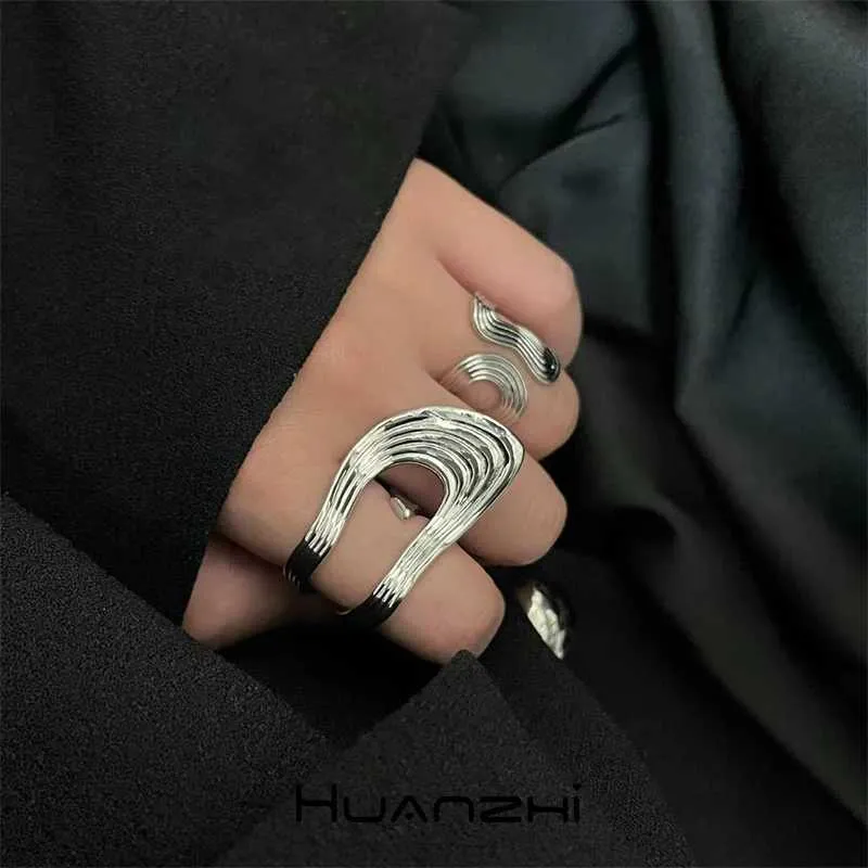Band Rings Punk Personality Alloy Irregularity Geometric Line Metal Ring Texture Rings for Women Girls Unique Jewelry HUANZHI 2023 New INS 240125