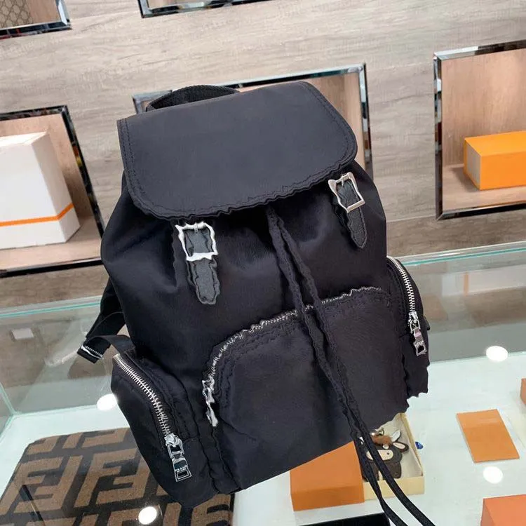 Tasarımcı Siyah Backpack Okul Çantası Naylon Öğrenci Çantası Açık Seyahat Omuz Çantası Erkekler Bayanlar Sırt Çantası 01