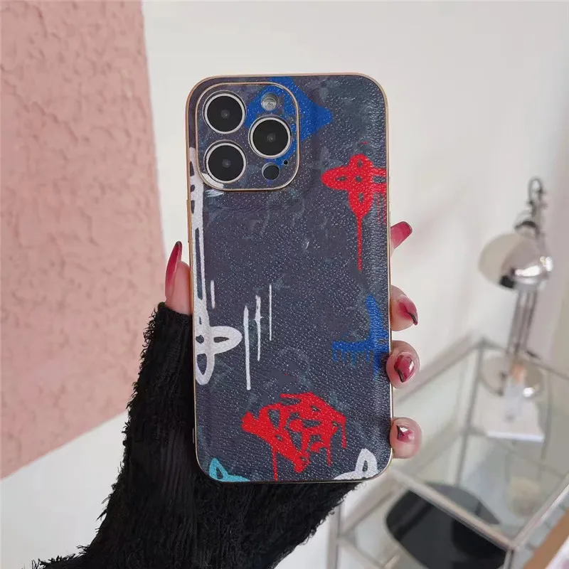 Desiger Fashion Phone Case para Iphone 15plus 15 14promax 14 13promax 13 13pro 12pro 12 11 Celular de luxo com revestimento de couro borda com tudo incluído capa anti-queda para casais