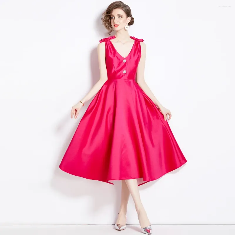Abiti casual 2024 Primavera Estate Rose Red Bow senza maniche Tank Party Dress per le donne Scollo a V Diamanti Bottone pettorale Ball Gown Prom Midi