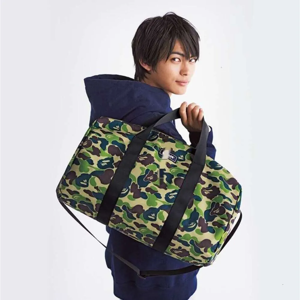 24SS Designer Ape Bag New Japanese Army Green Camo Super Large Capacity Waterproof Travel Bag Fitness Travel Multi Functional Cylinder Bag Shark