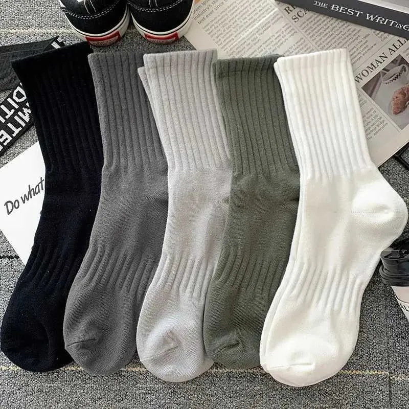 Meias esportivas novo 5 pares legal masculino preto branco quente meias conjunto outono inverno masculino cor sólida esporte meias curtas para homem dropshipping yq240126