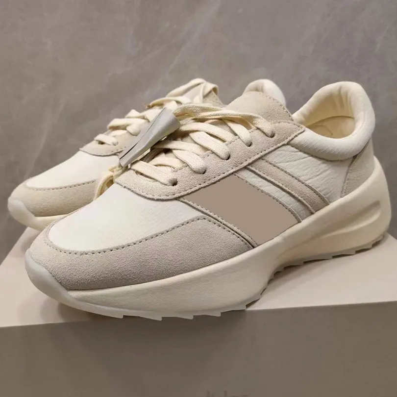 Atletica Los Angeles Runner Fears Shoes of God Sesame Palye FOG L.A. Trainer Sude Uppers Sneakers Clay Cloud Bianco Grigio Uomo Donna Casual taglia US 13 12 con scatola